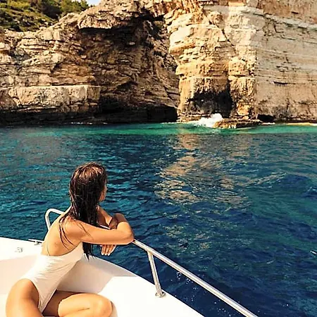 Agali Paxos 4*